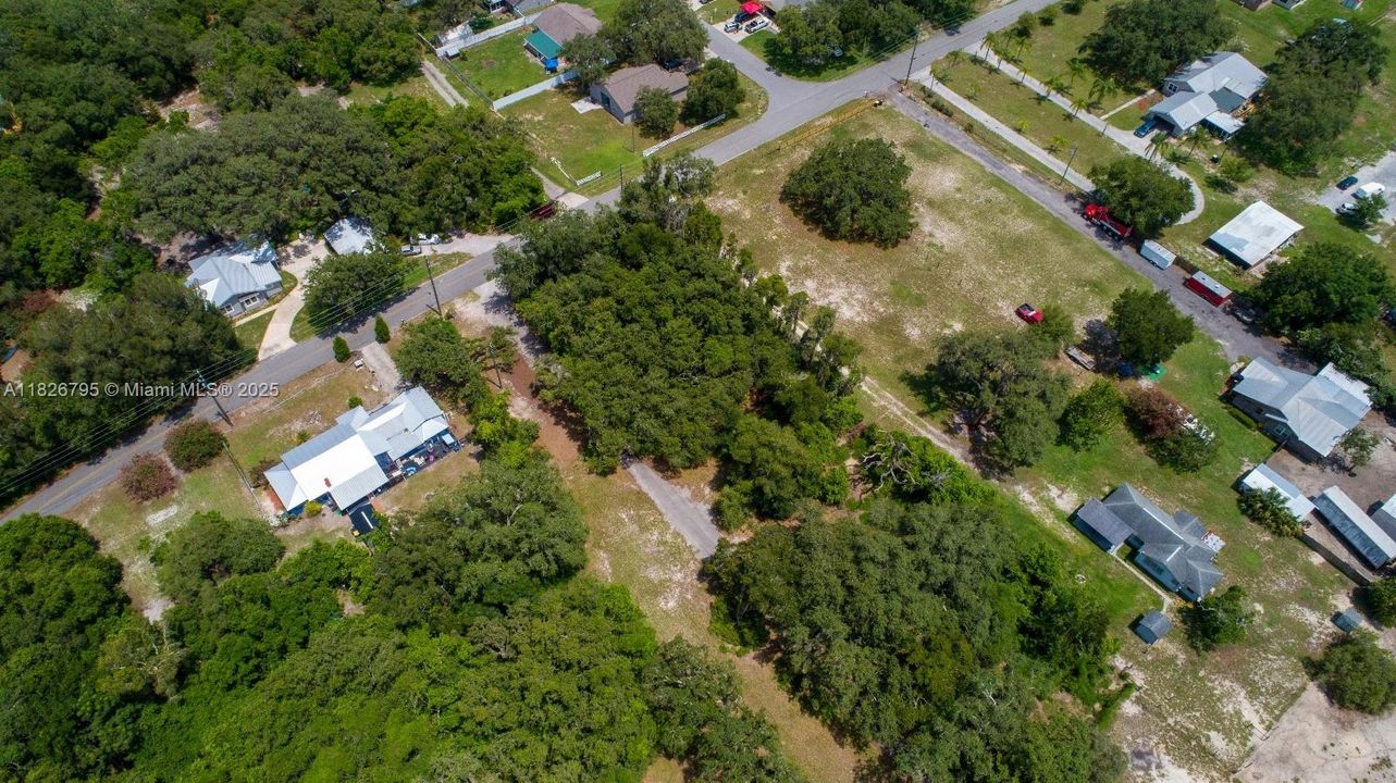 На продажу: $65,000 (0.22 acres)