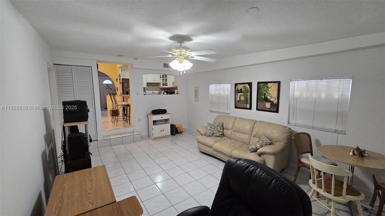 Recently Sold: $660,000 (3 beds, 2 baths, 1286 Square Feet)