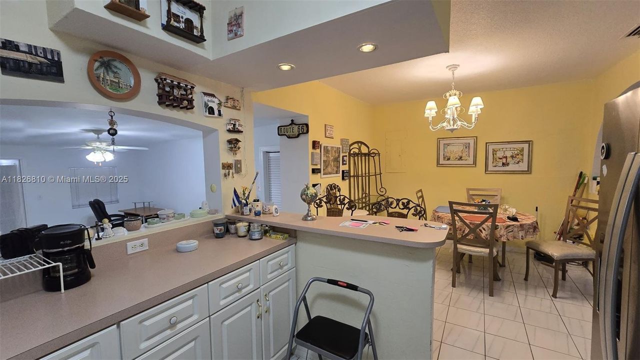 Recently Sold: $660,000 (3 beds, 2 baths, 1286 Square Feet)