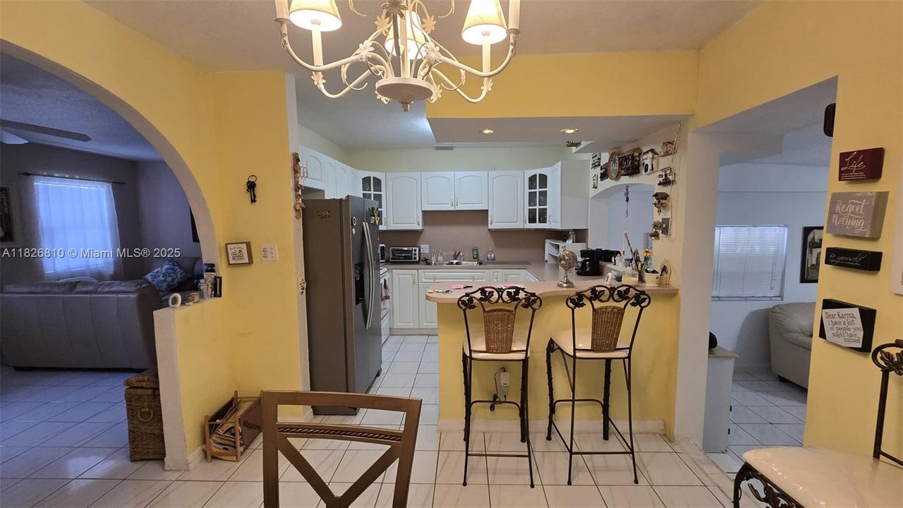 Recently Sold: $660,000 (3 beds, 2 baths, 1286 Square Feet)