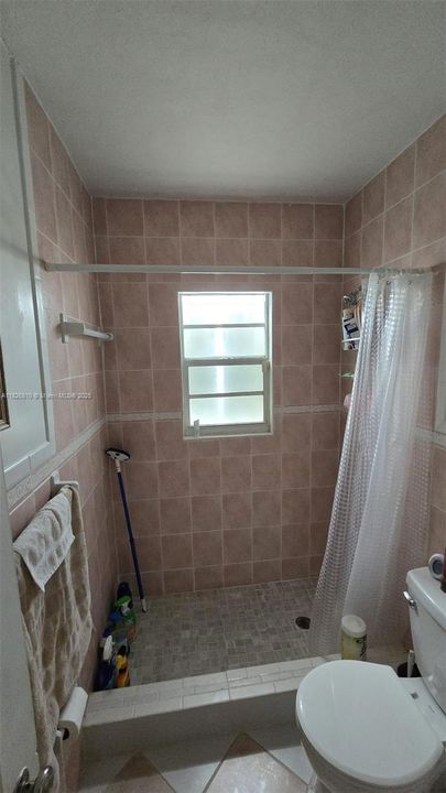 Recently Sold: $660,000 (3 beds, 2 baths, 1286 Square Feet)