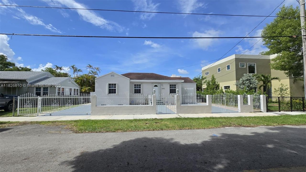 Recently Sold: $660,000 (3 beds, 2 baths, 1286 Square Feet)