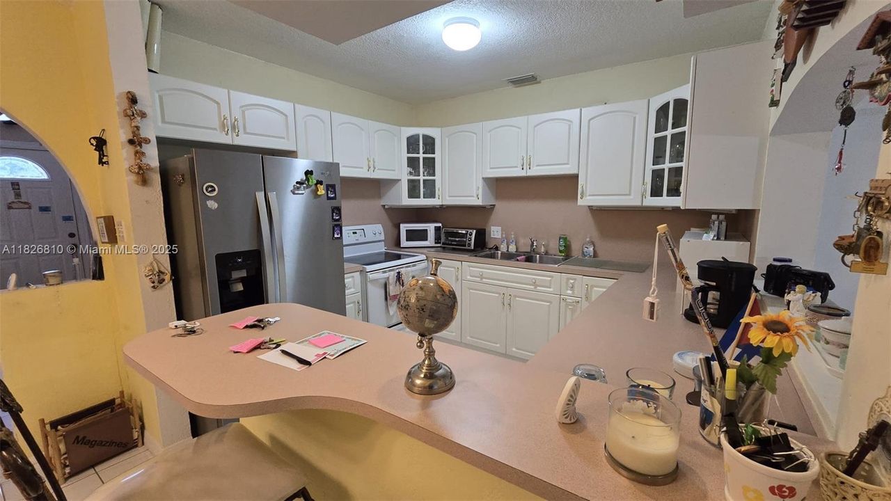 Recently Sold: $660,000 (3 beds, 2 baths, 1286 Square Feet)