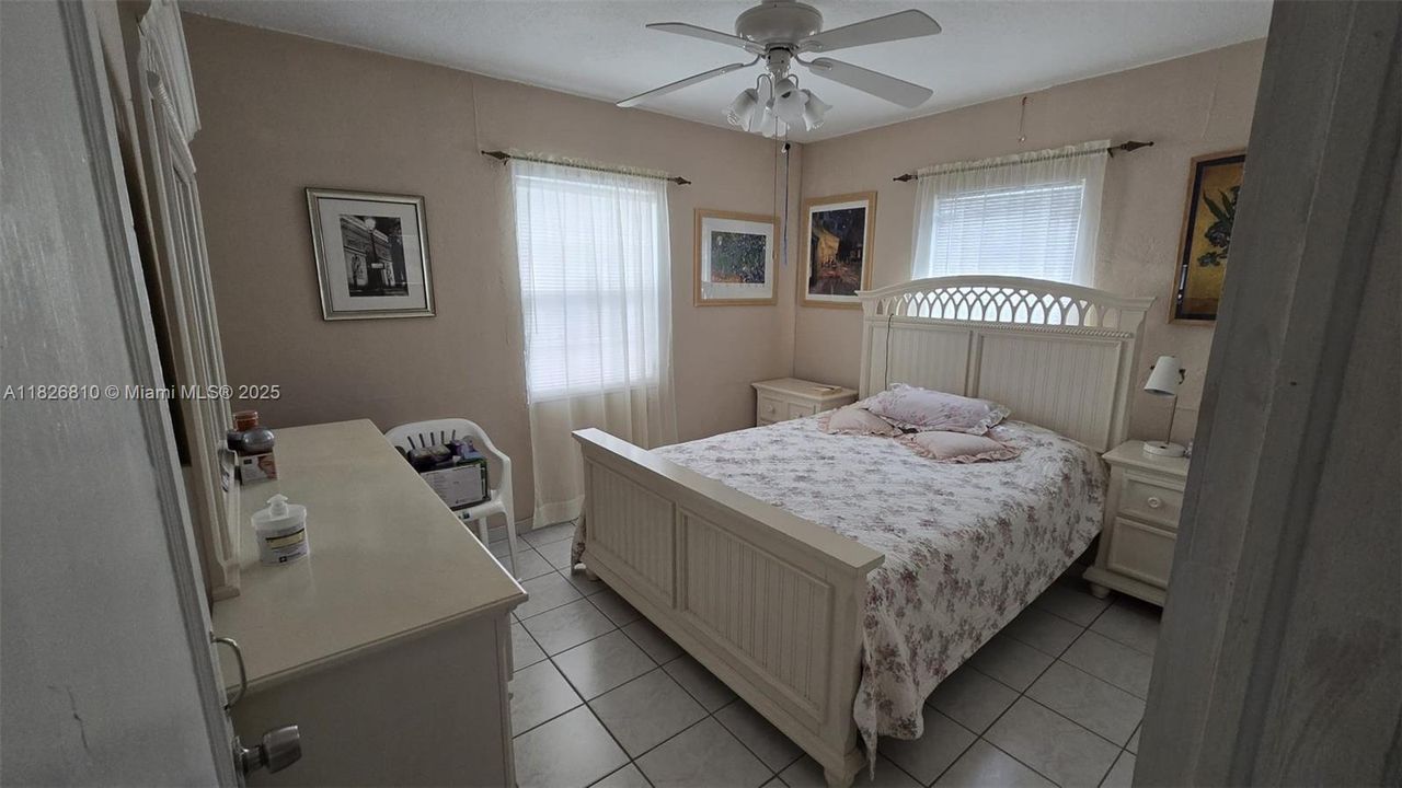 Recently Sold: $660,000 (3 beds, 2 baths, 1286 Square Feet)