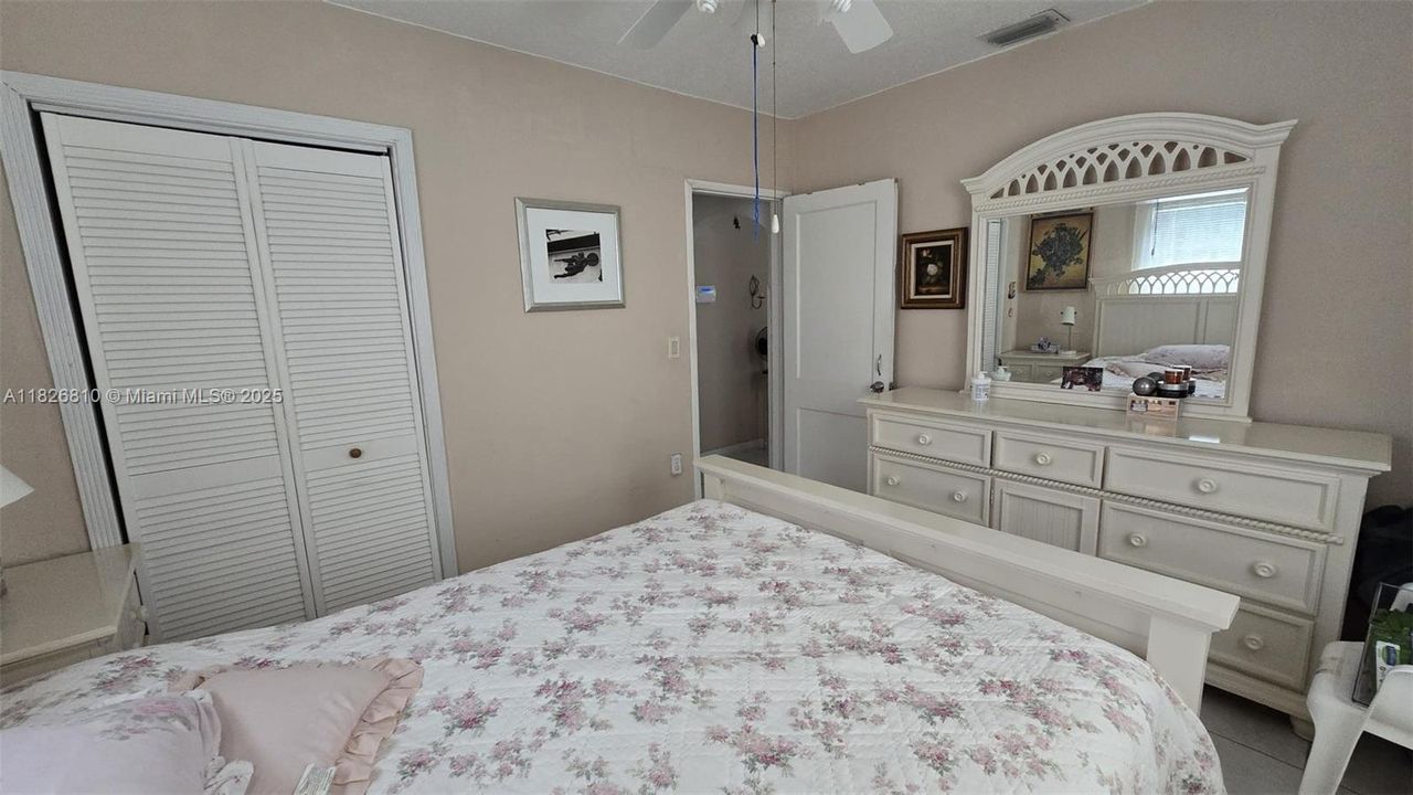 Recently Sold: $660,000 (3 beds, 2 baths, 1286 Square Feet)