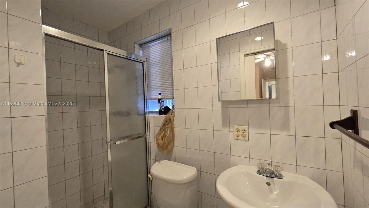 Recently Sold: $660,000 (3 beds, 2 baths, 1286 Square Feet)