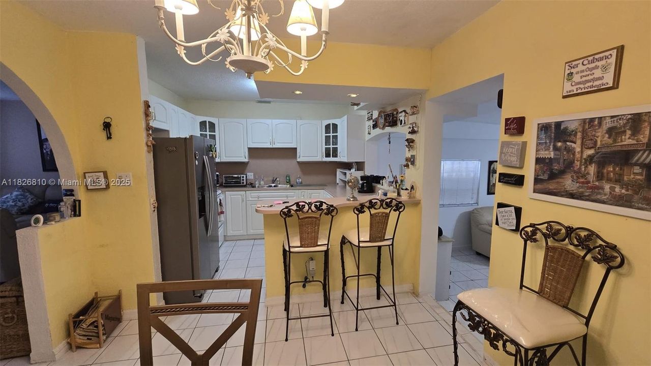Recently Sold: $660,000 (3 beds, 2 baths, 1286 Square Feet)