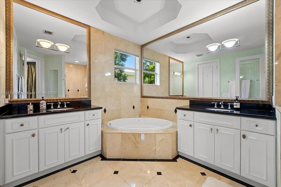 Primary Bathroom Tub