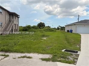 最近售出: $28,000 (0.12 acres)