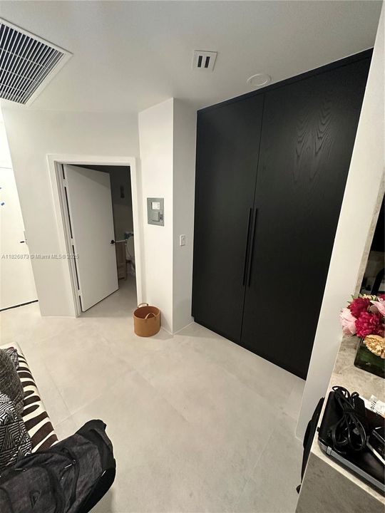 For Sale: $259,000 (0 beds, 1 baths, 288 Square Feet)
