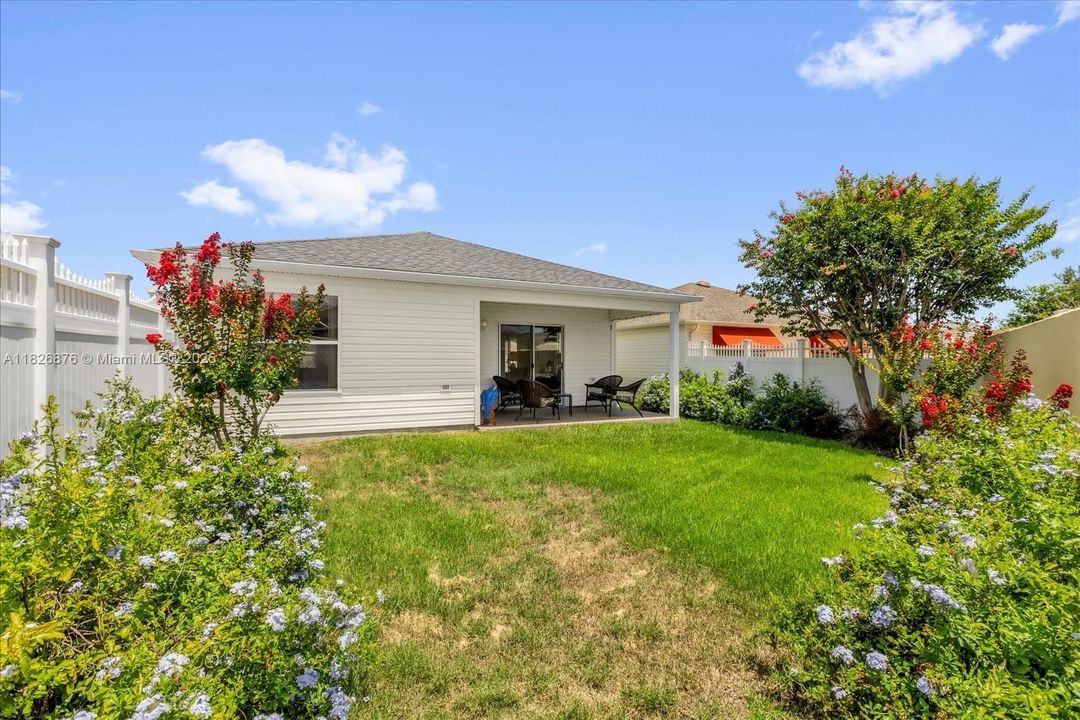 最近售出: $274,900 (2 贝兹, 2 浴室, 1165 平方英尺)