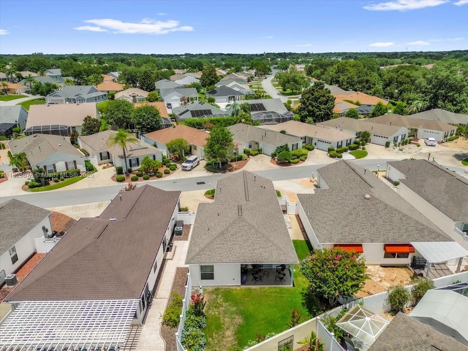 最近售出: $274,900 (2 贝兹, 2 浴室, 1165 平方英尺)