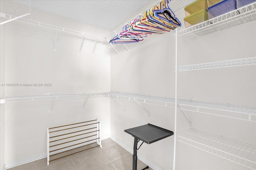 最近售出: $274,900 (2 贝兹, 2 浴室, 1165 平方英尺)