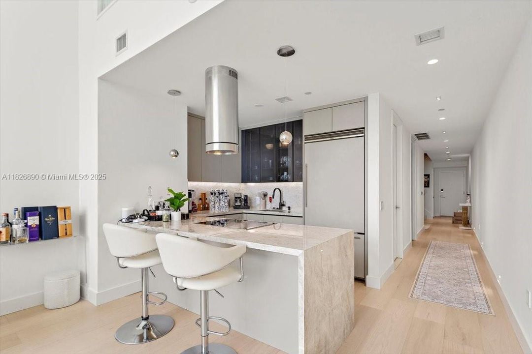 待售: $1,250,000 (1 贝兹, 2 浴室, 1675 平方英尺)