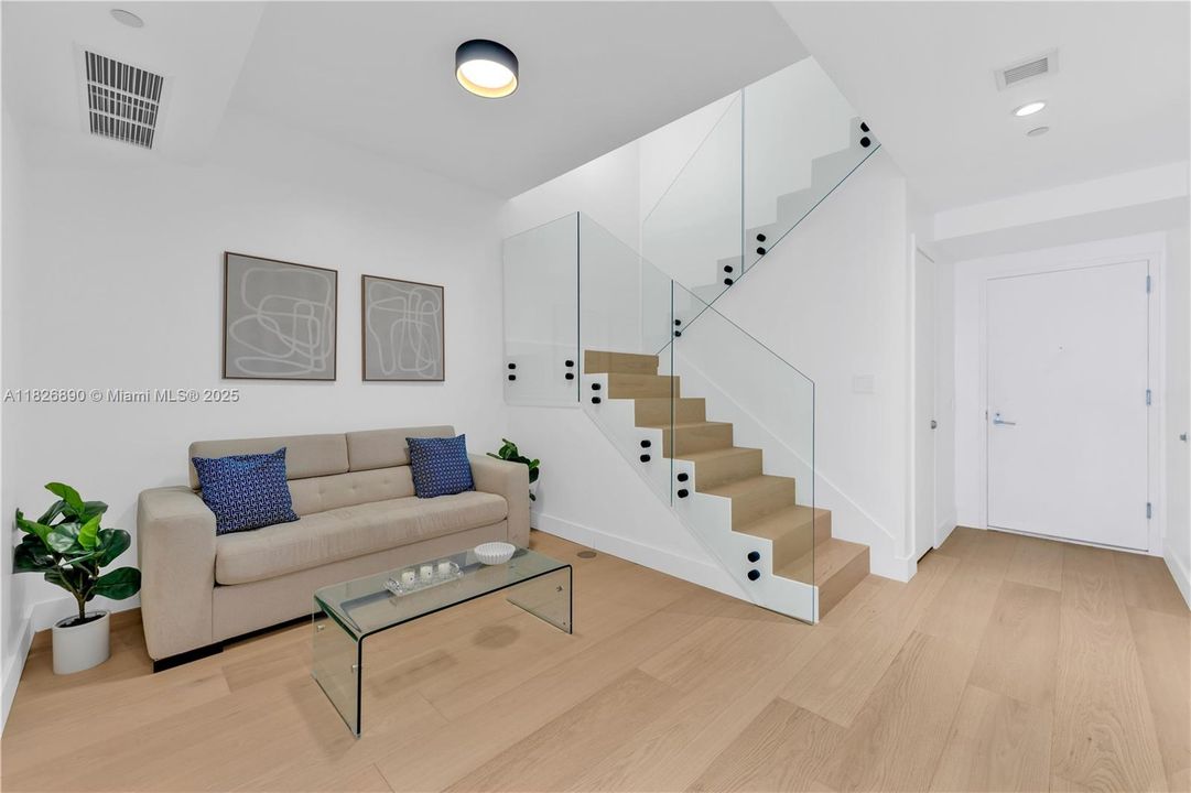 待售: $1,250,000 (1 贝兹, 2 浴室, 1675 平方英尺)