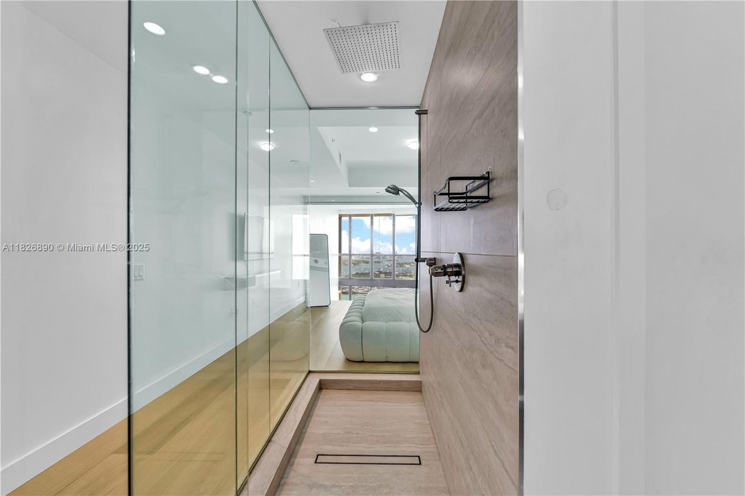 待售: $1,250,000 (1 贝兹, 2 浴室, 1675 平方英尺)