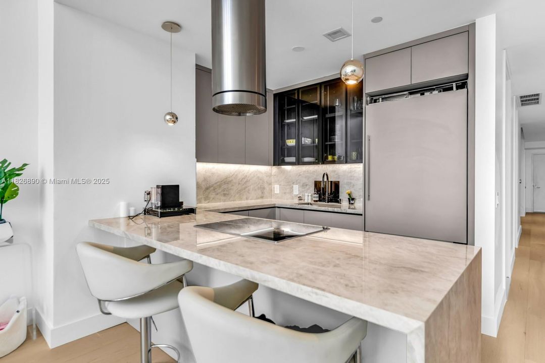 待售: $1,250,000 (1 贝兹, 2 浴室, 1675 平方英尺)