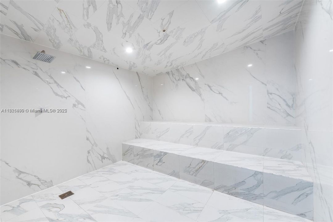 待售: $1,250,000 (1 贝兹, 2 浴室, 1675 平方英尺)