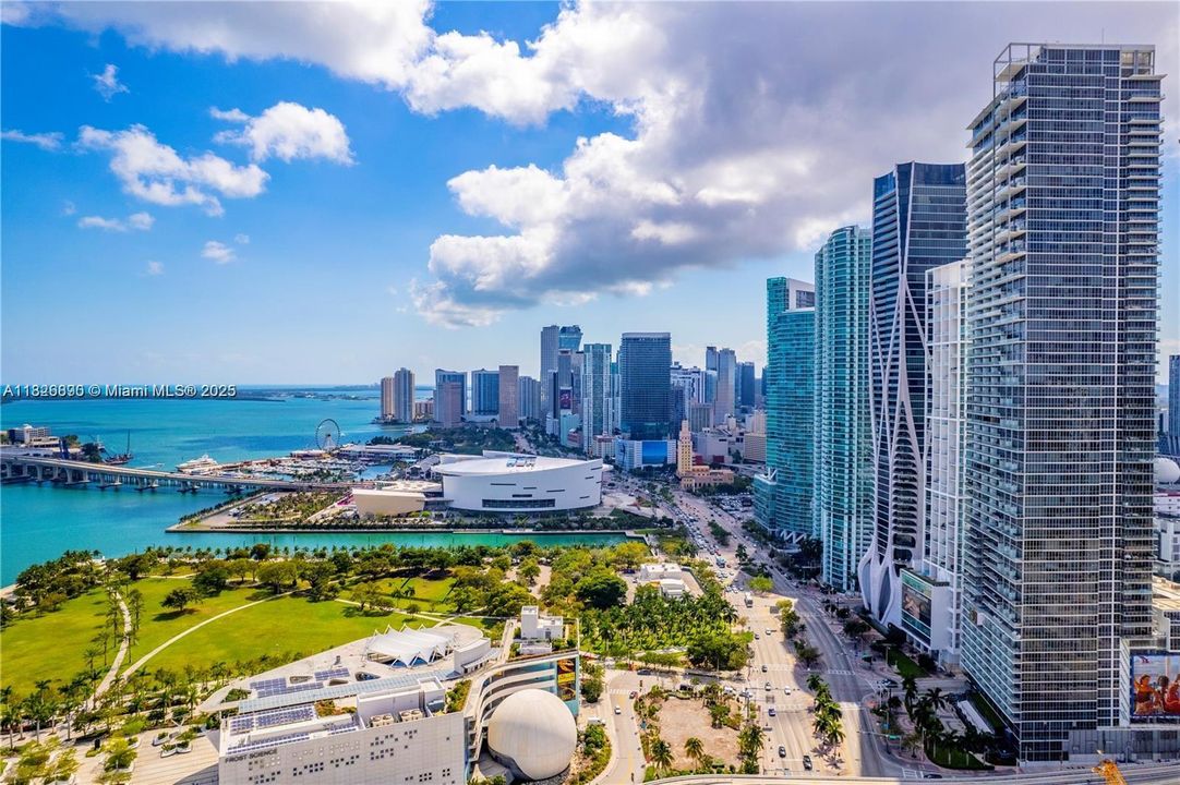 待售: $1,250,000 (1 贝兹, 2 浴室, 1675 平方英尺)