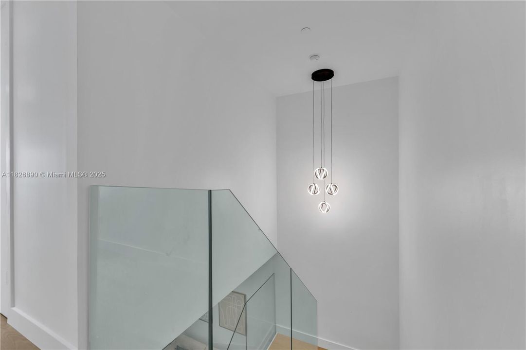 待售: $1,250,000 (1 贝兹, 2 浴室, 1675 平方英尺)