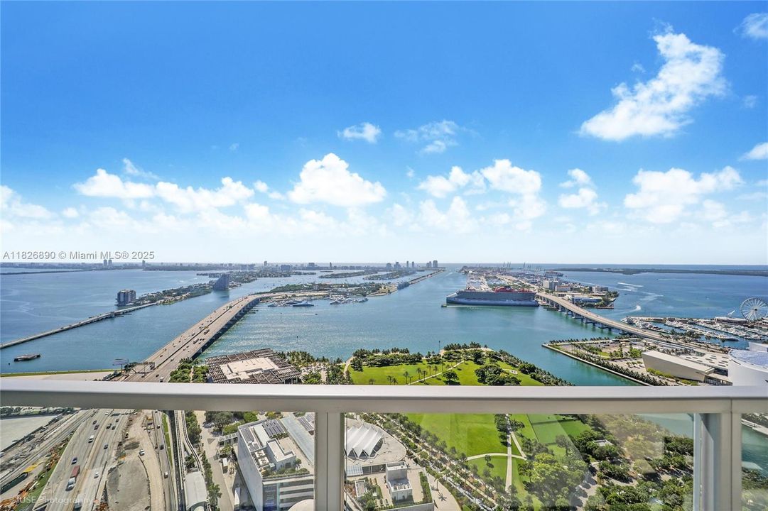 待售: $1,250,000 (1 贝兹, 2 浴室, 1675 平方英尺)