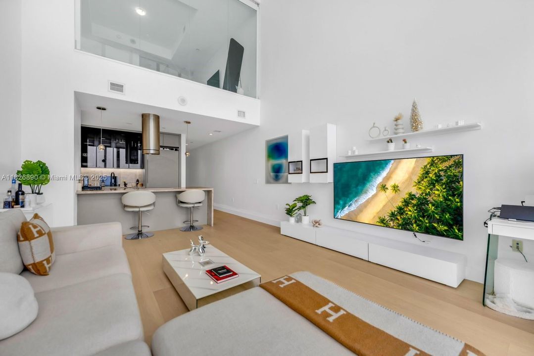 待售: $1,250,000 (1 贝兹, 2 浴室, 1675 平方英尺)