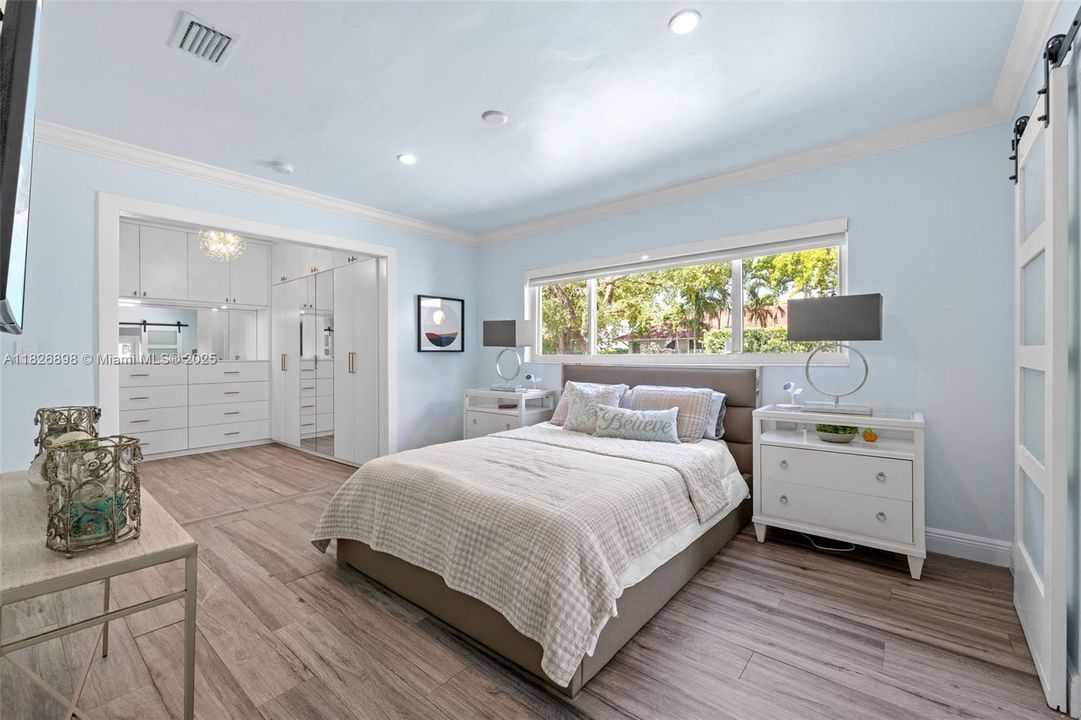 Недавно продано: $1,799,000 (3 спален, 2 ванн, 2074 Квадратных фут)