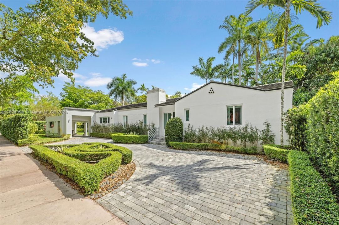 Недавно продано: $1,799,000 (3 спален, 2 ванн, 2074 Квадратных фут)