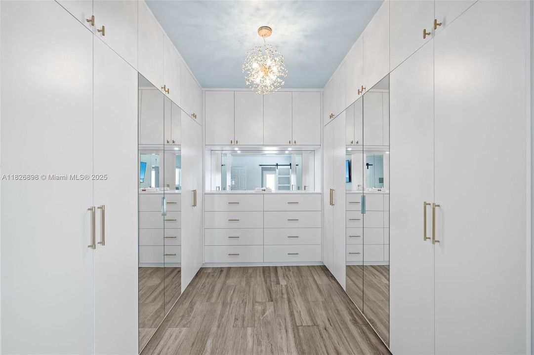 Недавно продано: $1,799,000 (3 спален, 2 ванн, 2074 Квадратных фут)