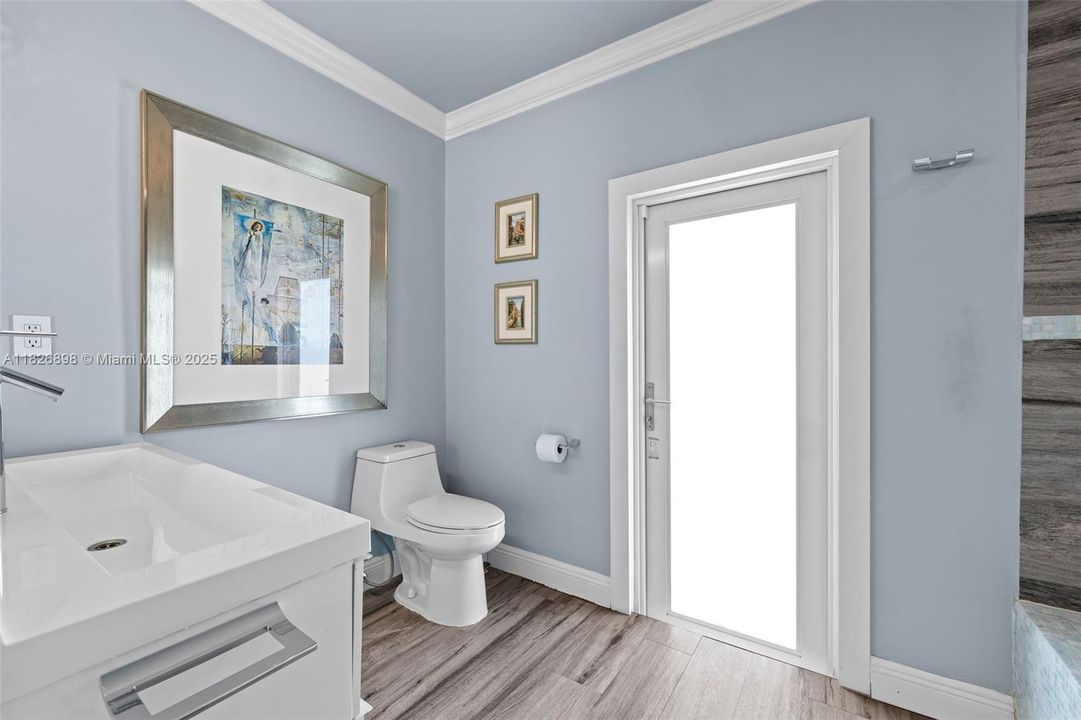 Недавно продано: $1,799,000 (3 спален, 2 ванн, 2074 Квадратных фут)