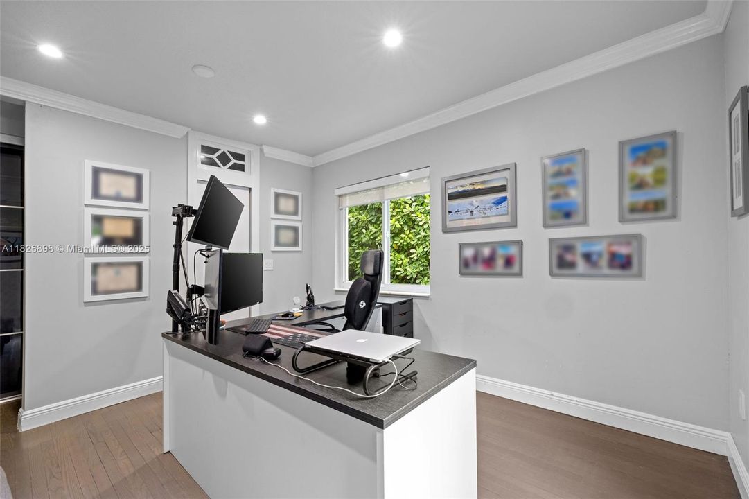 Недавно продано: $1,799,000 (3 спален, 2 ванн, 2074 Квадратных фут)