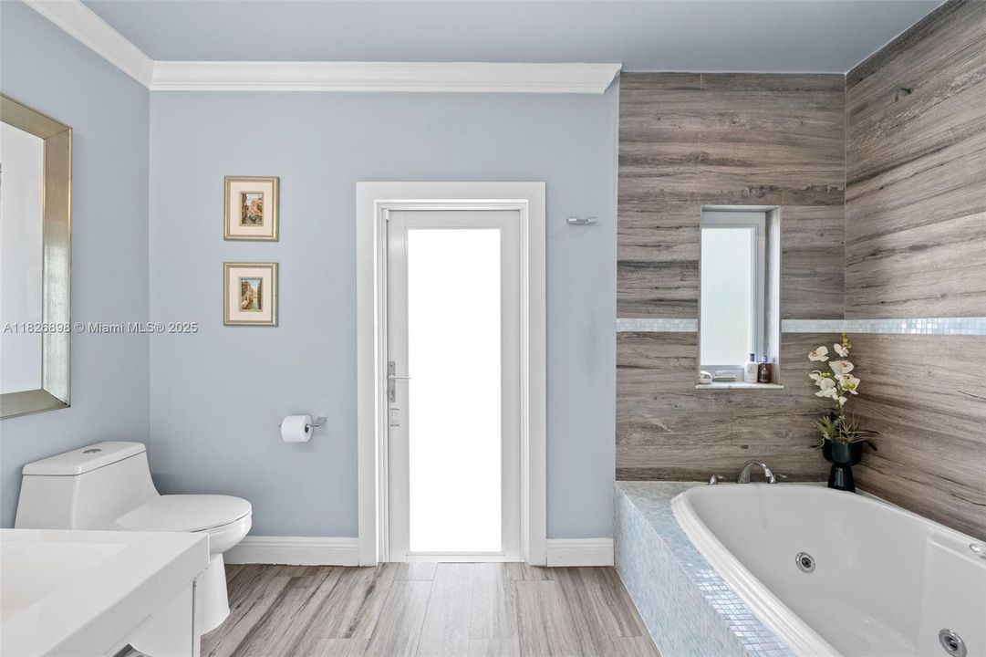 Недавно продано: $1,799,000 (3 спален, 2 ванн, 2074 Квадратных фут)