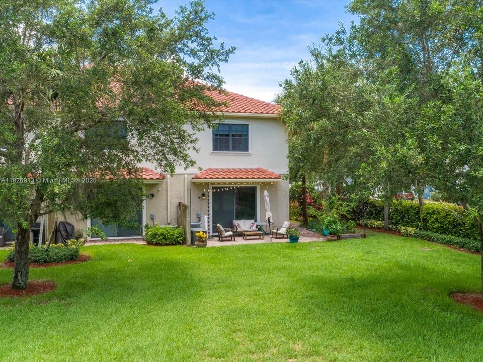 最近售出: $450,000 (3 贝兹, 2 浴室, 1668 平方英尺)