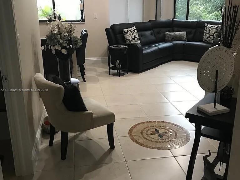 Vendido Recientemente: $375,000 (2 camas, 2 baños, 1090 Pies cuadrados)