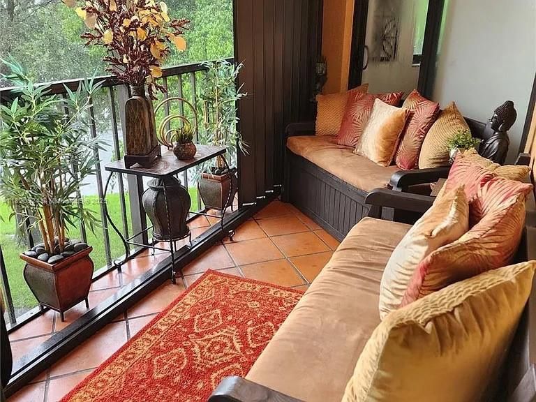 Vendido Recientemente: $375,000 (2 camas, 2 baños, 1090 Pies cuadrados)