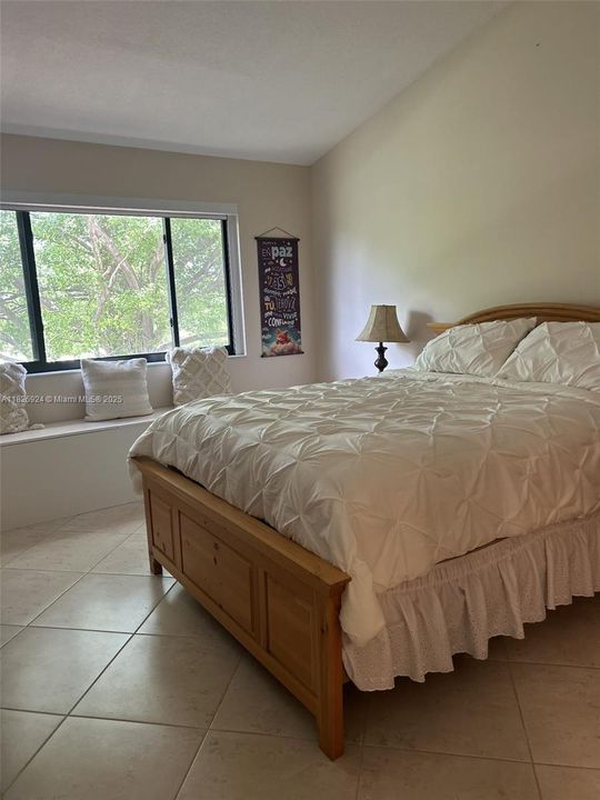 Vendido Recientemente: $375,000 (2 camas, 2 baños, 1090 Pies cuadrados)