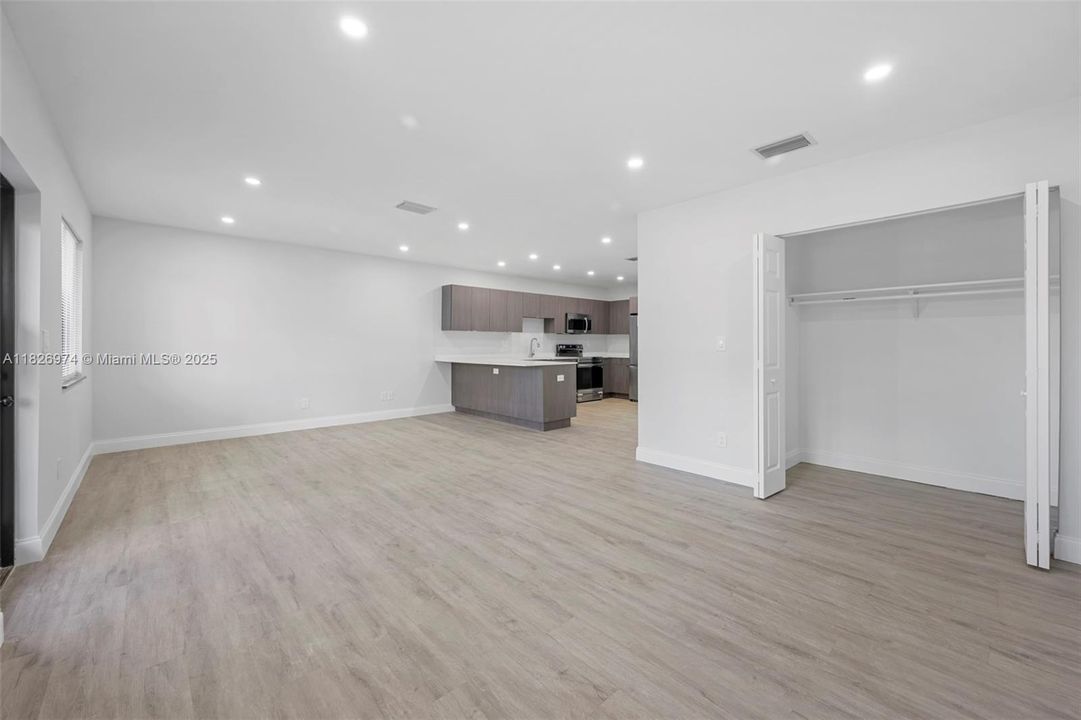 Недавно арендовано: $2,500 (2 спален, 2 ванн, 0 Квадратных фут)