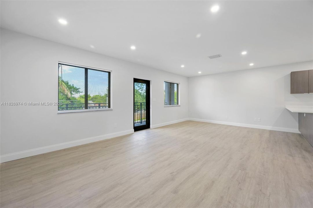 Недавно арендовано: $2,500 (2 спален, 2 ванн, 0 Квадратных фут)