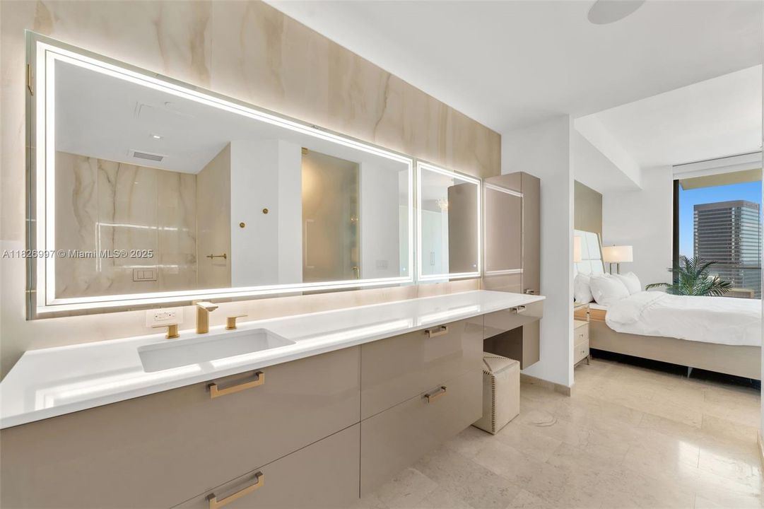 Недавно продано: $760,000 (1 спален, 1 ванн, 994 Квадратных фут)