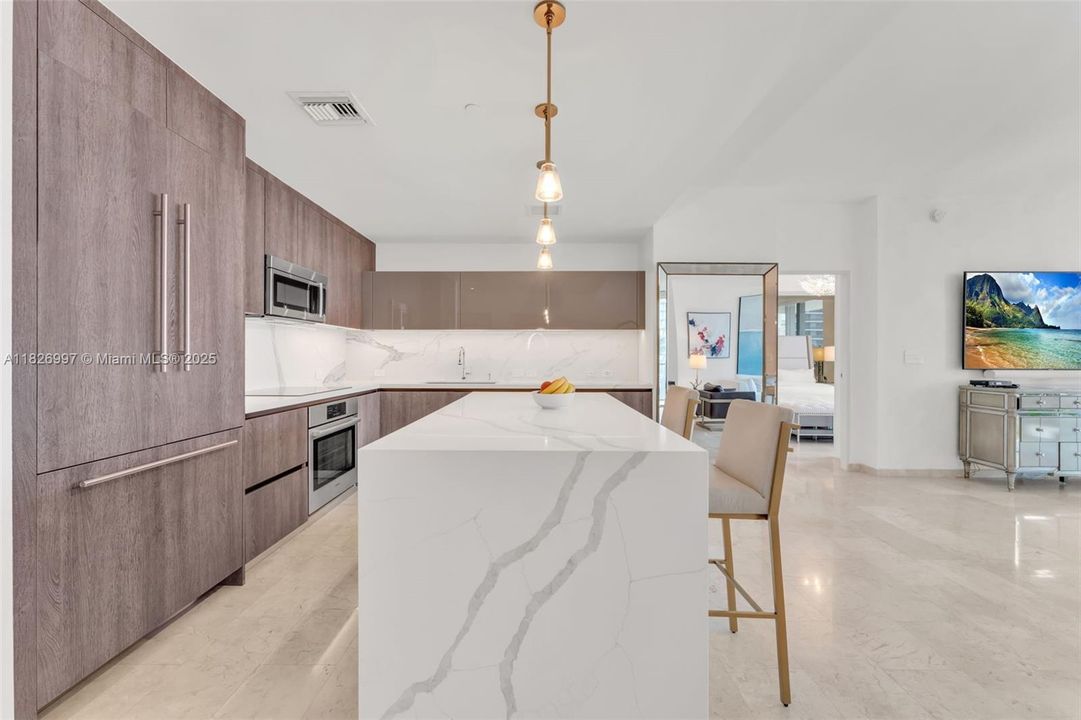 Недавно продано: $760,000 (1 спален, 1 ванн, 994 Квадратных фут)