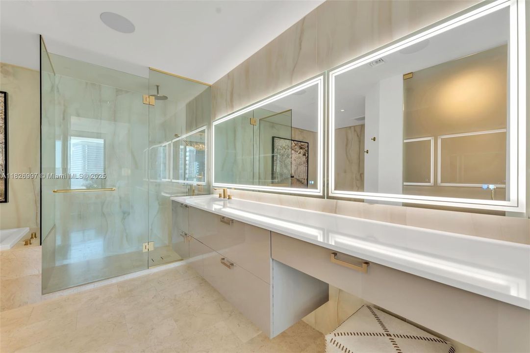 Недавно продано: $760,000 (1 спален, 1 ванн, 994 Квадратных фут)