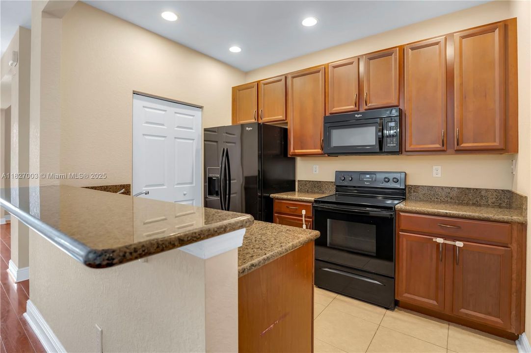 最近售出: $515,000 (3 贝兹, 3 浴室, 1712 平方英尺)