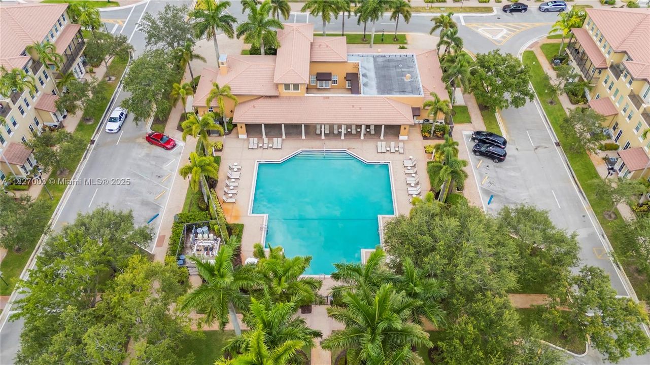 最近售出: $515,000 (3 贝兹, 3 浴室, 1712 平方英尺)