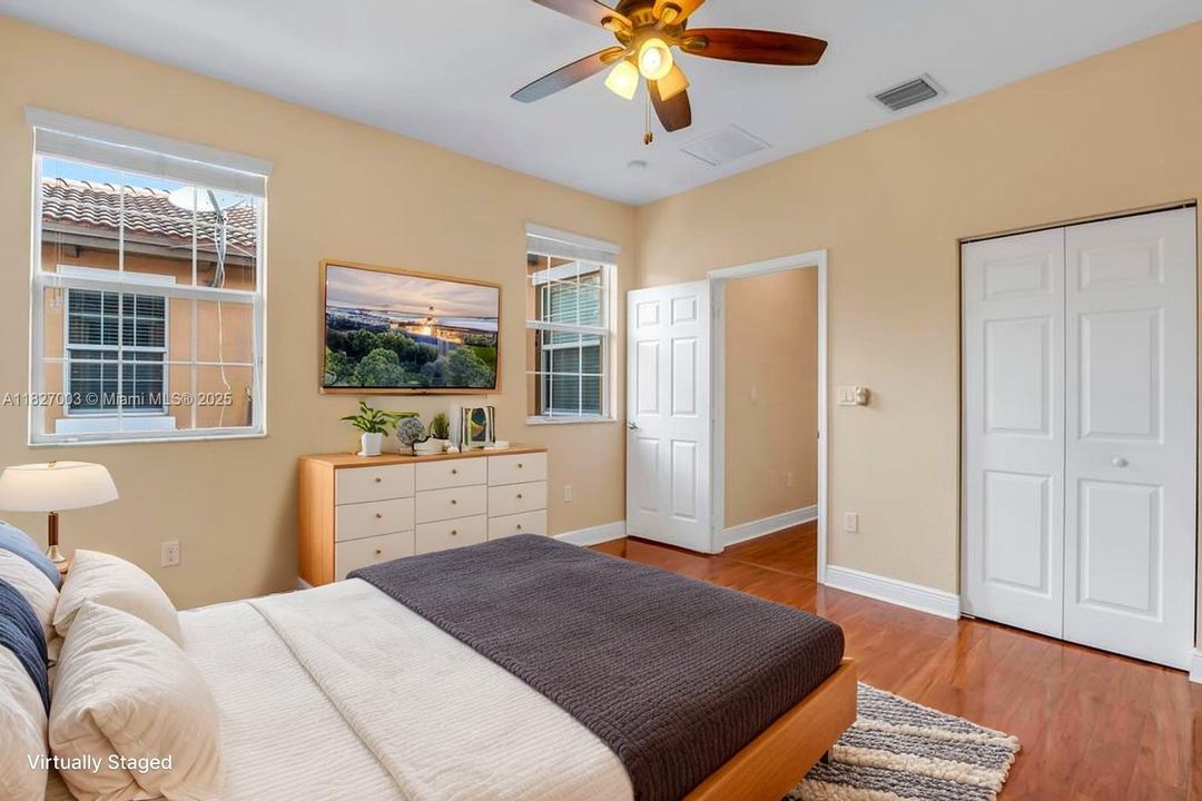 最近售出: $515,000 (3 贝兹, 3 浴室, 1712 平方英尺)