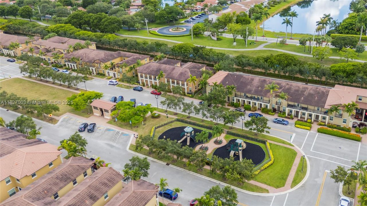 最近售出: $515,000 (3 贝兹, 3 浴室, 1712 平方英尺)