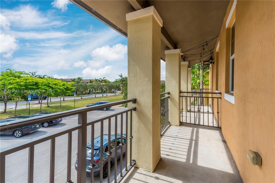 最近售出: $515,000 (3 贝兹, 3 浴室, 1712 平方英尺)