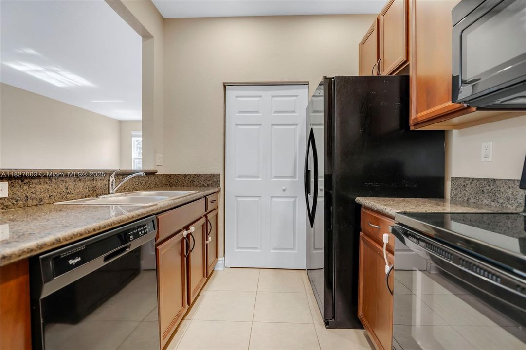 最近售出: $515,000 (3 贝兹, 3 浴室, 1712 平方英尺)