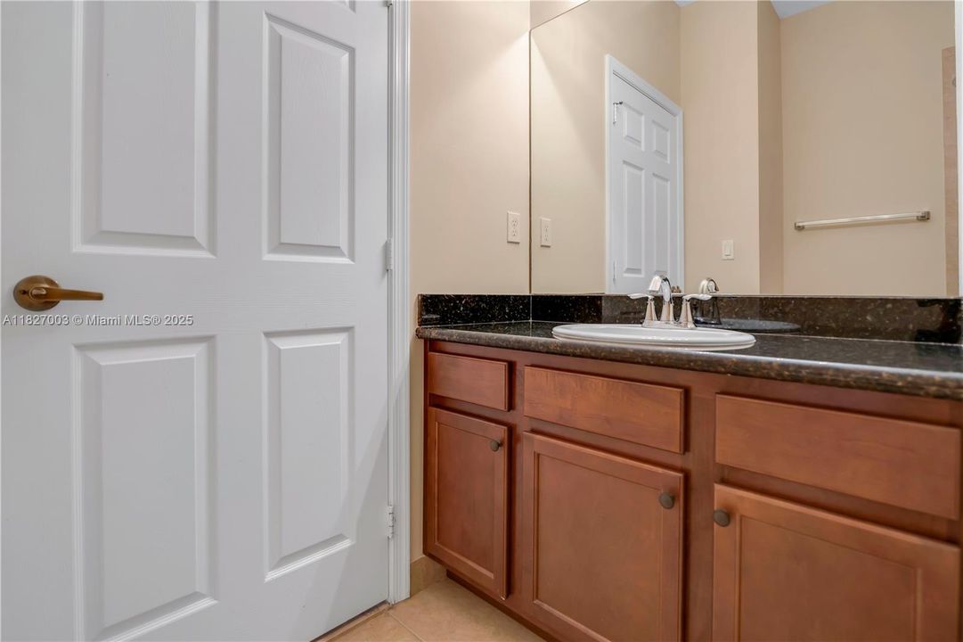 最近售出: $515,000 (3 贝兹, 3 浴室, 1712 平方英尺)