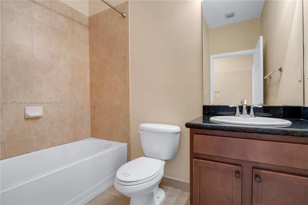 最近售出: $515,000 (3 贝兹, 3 浴室, 1712 平方英尺)