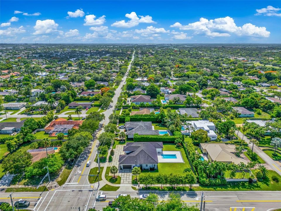 Под контрактом: $9,900 (5 спален, 4 ванн, 3322 Квадратных фут)